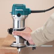 Фрезер Makita RT0702C