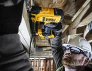 Степлер скобозабивний DeWALT DCN701D2