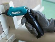 Електровикрутку Makita DF001DW