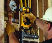 Ударний гайкокрут DeWalt DCF880M2