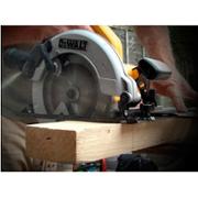 Пила циркулярна DeWALT DWE560_1