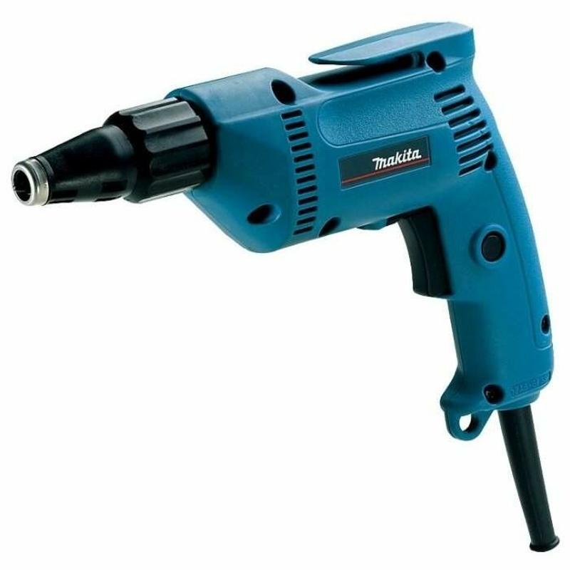 Шурупокрут Makita 6821